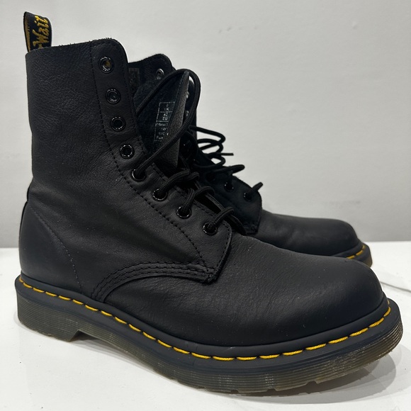 Dr. Martens 1460 Pascal Black Leather Boots š¤ - Picture 2 of 16